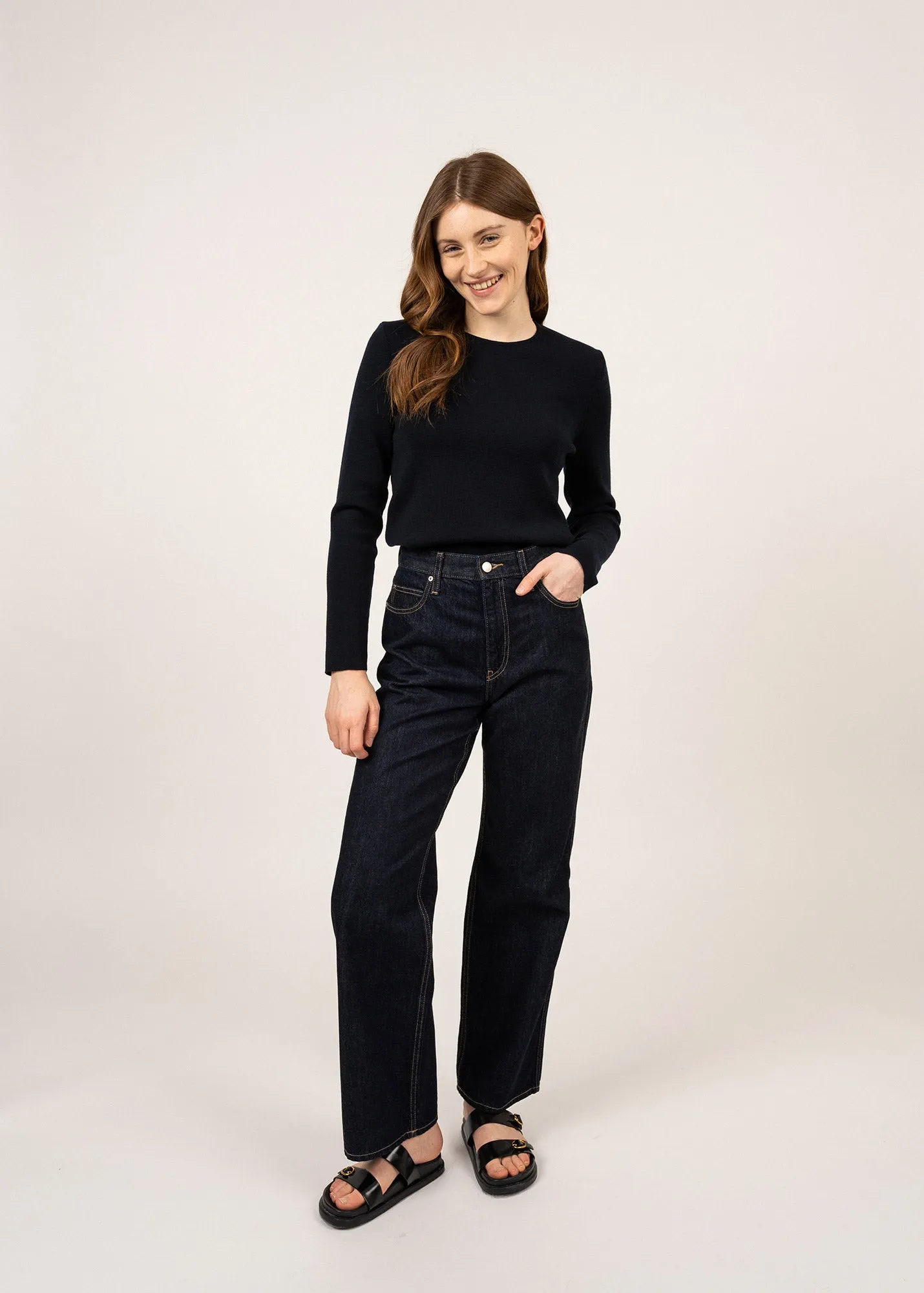 Molne fine jumper - in wool, round neck (NAVY)
